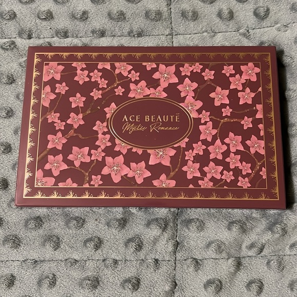 Mystic Romance Palette by Ace Beaute - Picture 3 of 4